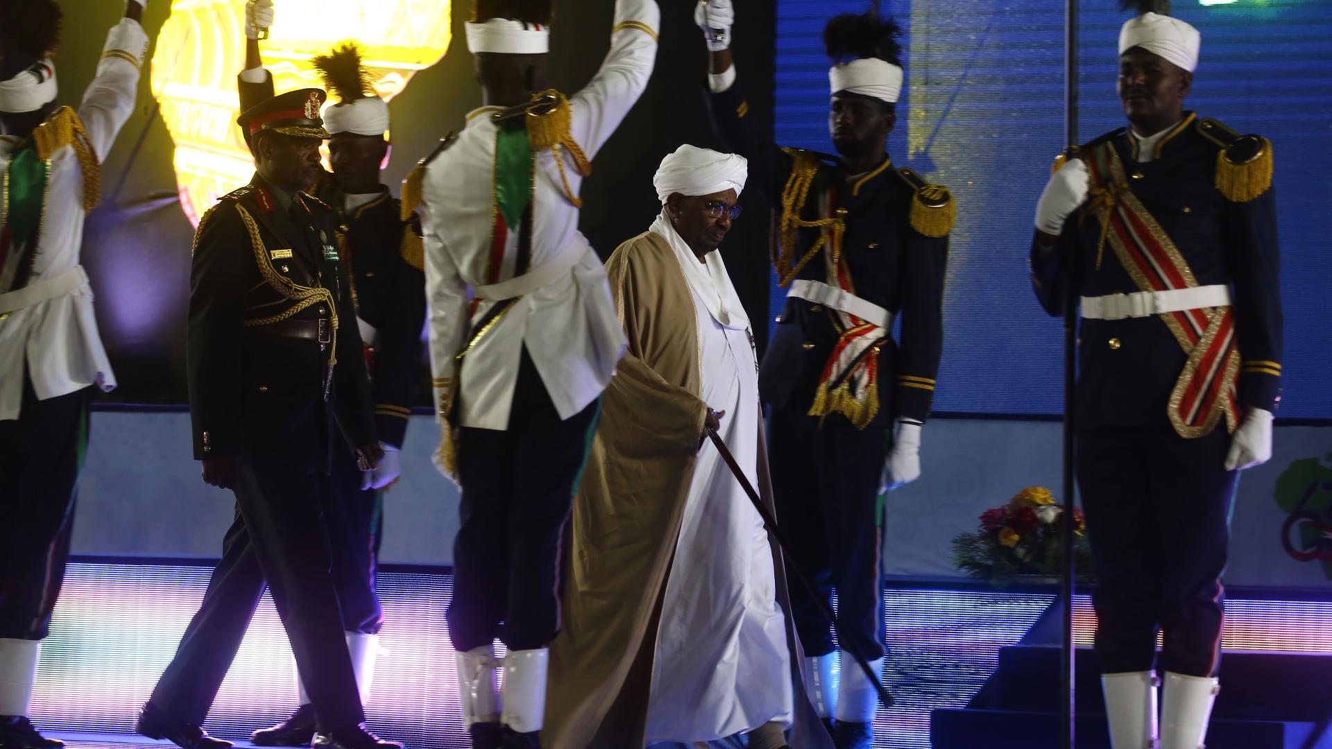 أمين عام اتحاد علماء المسلمين يدعو السودانيين وحكومتهم للالتزام بـ4 أمور