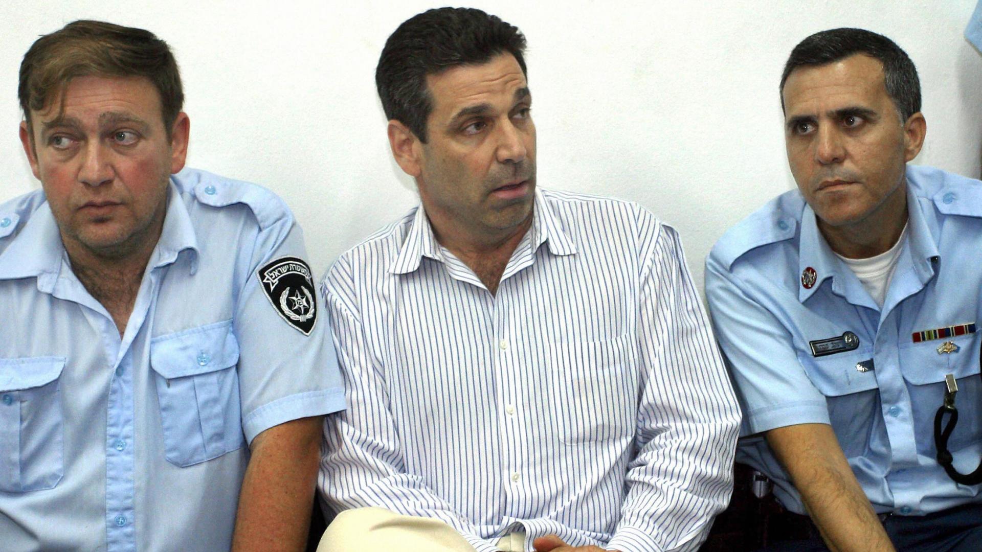 اعترف بالتجسس لصالح إيران.. السجن لوزير إسرائيلي سابق 11 عاما