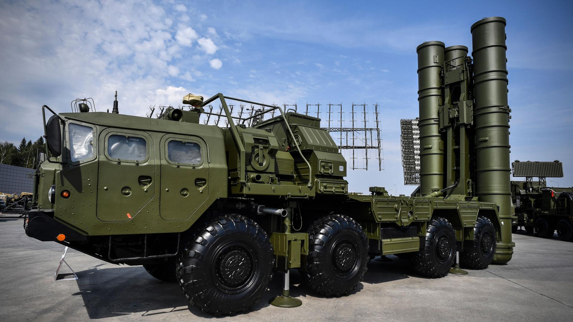 قطر تسعى للحصول على صواريخ “إس-400” من روسيا.. ووزير خارجيتها: “قرار سيادي”